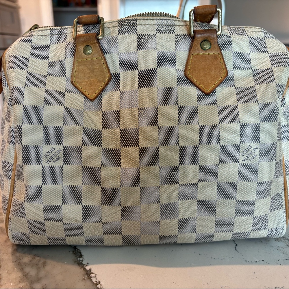 AUTHENTIC LOUIS VUITTON SPEEDY 25